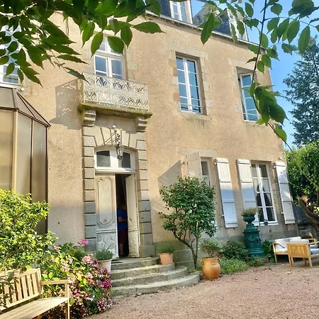 L'hotel De Hercé D'hote Couette-café *