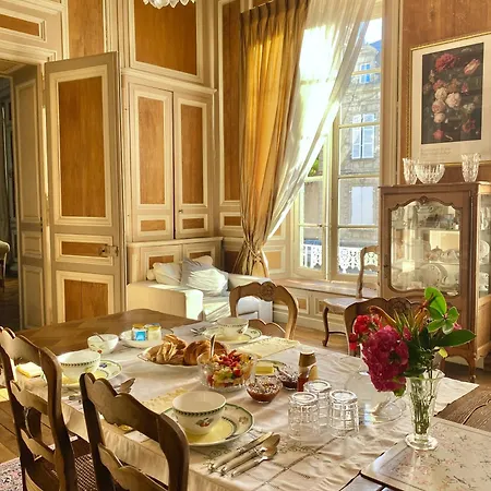 לינה וארוחת בוקר L'hotel De Herce D'hote 4*