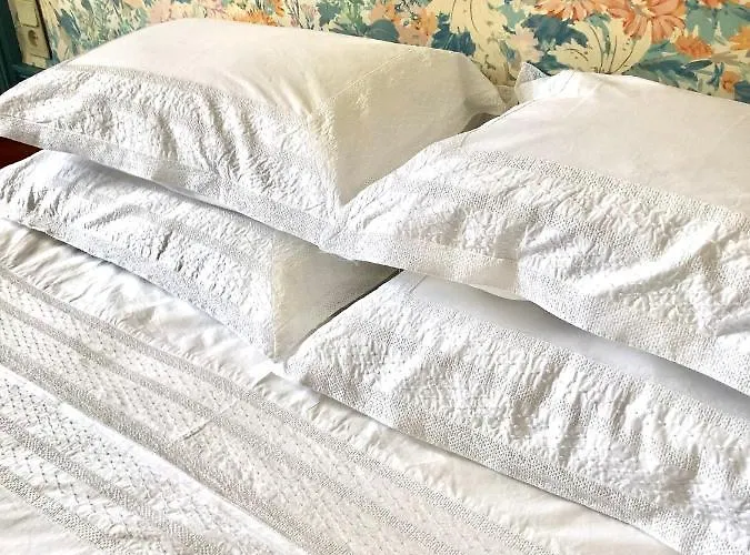 Bed & Breakfast L'hotel De Herce D'hote