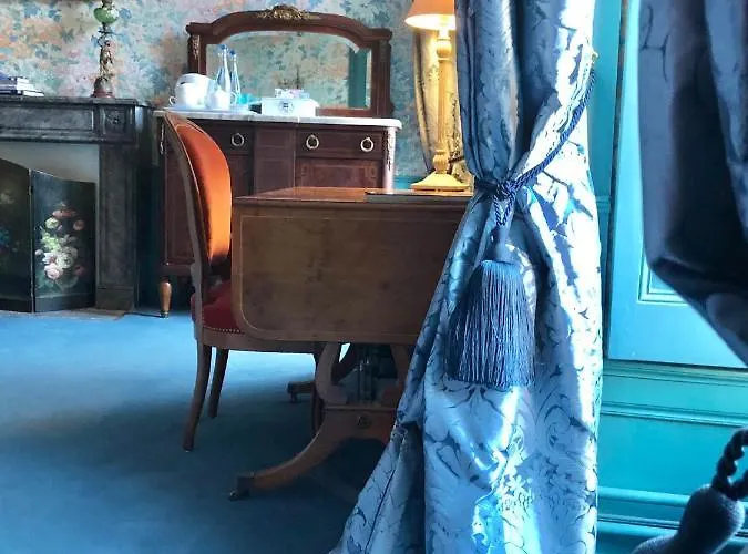 Oda ve Kahvaltı L'hotel De Herce D'hote Mayenne